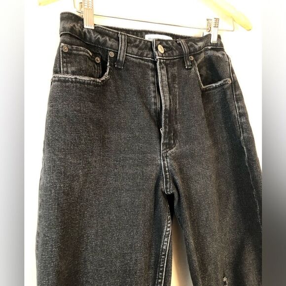 🔶 Abercrombie & Fitch | High Rise Distressed Mom Black Jeans - Picture 5 of 6